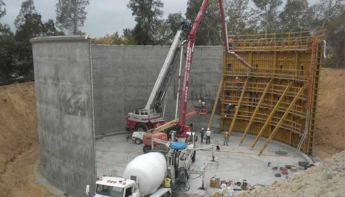 بتن پمپی Concrete Pumping Truck